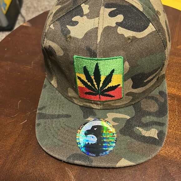 🔥🔥 Leaf Arica Rasta Reggae Snapback Hat - Great Condition 🔥🔥 - Picture 2 of 7